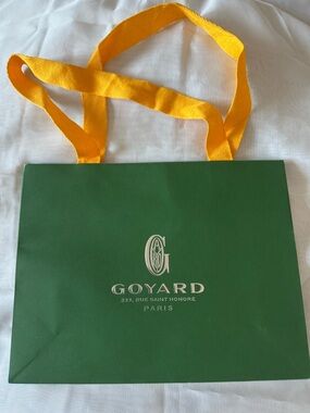 Goyard 💯% Authentic iconic paper shopping bag — like new — Ideal for gifting.